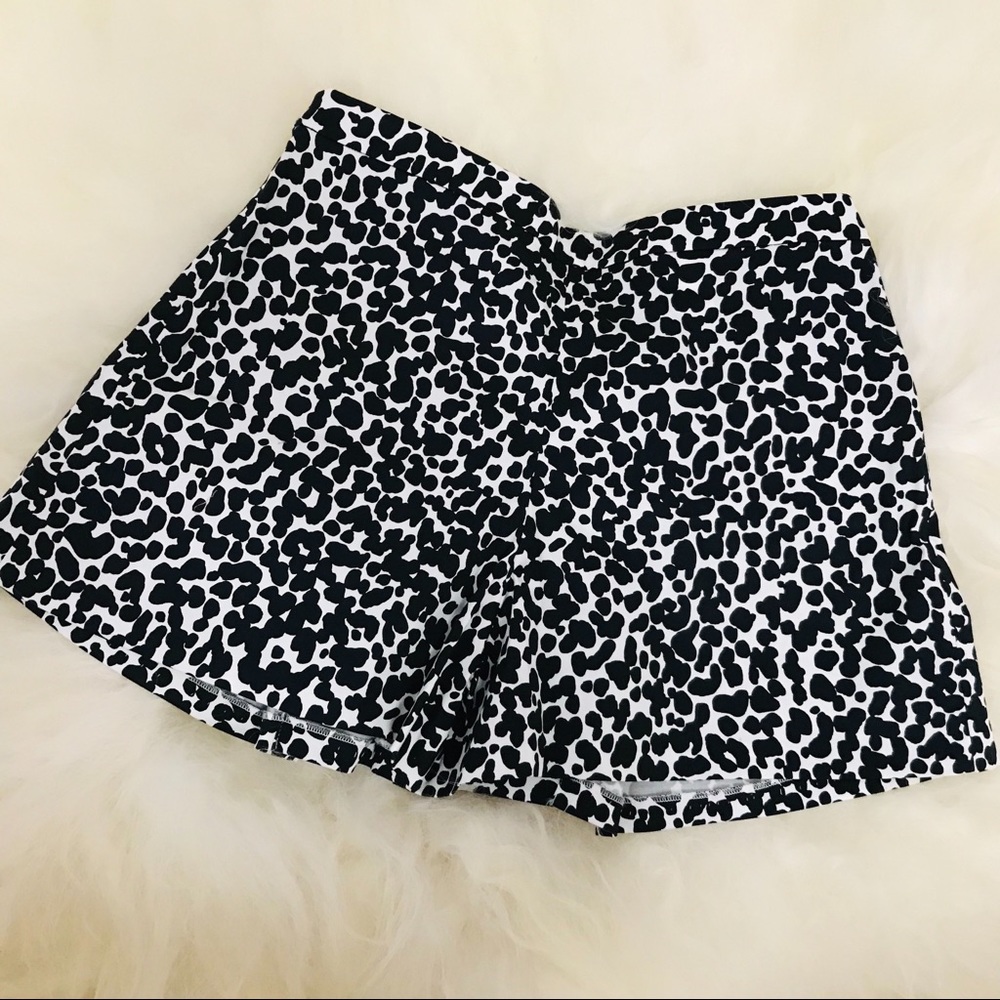 Boutique Moschino Mini Skirt/Shorts - Picture 6 of 6